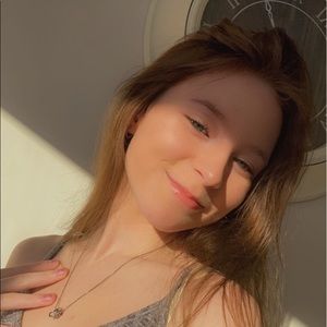 Meet your Posher, Alyssa